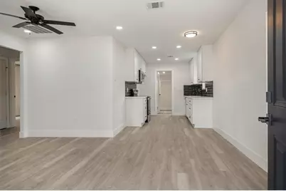 318 N Columbia Street, Angleton, TX 77515 - Photo 5