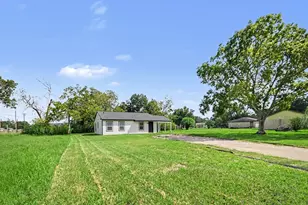 318 N Columbia St, Angleton, TX 77515 - Photo 27