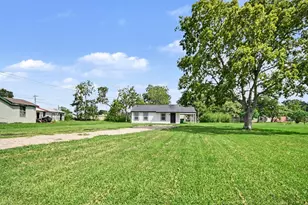 318 N Columbia St, Angleton, TX 77515 - Photo 29