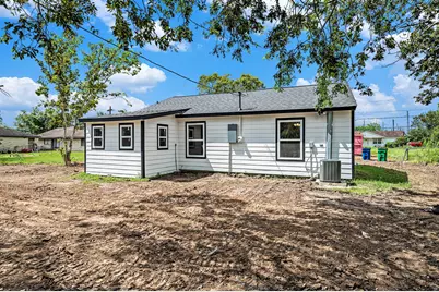 318 N Columbia Street, Angleton, TX 77515 - Photo 17