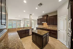 2818 Red Maple Dr, Katy, TX 77494 - Photo 9