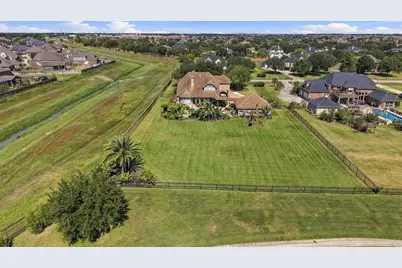 3901 Olympia Springs Drive, League City, TX 77573 - Photo 11
