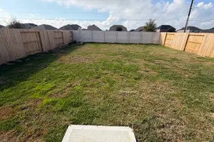 9319 Speckled Trout Dr, Baytown, TX 77521 - Photo 3