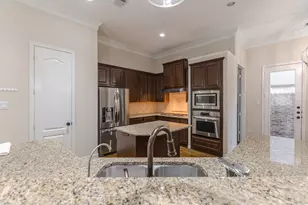 34 Danby Place, The Woodlands, TX 77375 - Photo 7