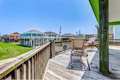 877 Palmetto Drive, Crystal Beach, TX 77650 - Photo 11