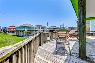 877 Palmetto Dr, Crystal Beach, TX 77650 - Photo 11