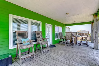 877 Palmetto Drive, Crystal Beach, TX 77650 - Photo 11