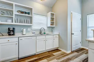 877 Palmetto Dr, Crystal Beach, TX 77650 - Photo 19