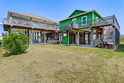 877 Palmetto Drive, Crystal Beach, TX 77650 - Photo 3