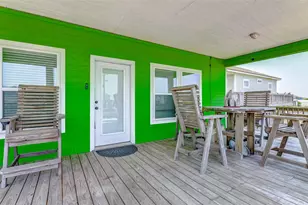 877 Palmetto Dr, Crystal Beach, TX 77650 - Photo 13
