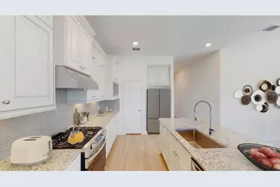 2812 Ravine Bluffs Court, League City, TX 77573 - Photo 7