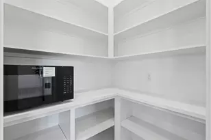 1423 E 36th St, Houston, TX 77022 - Photo 17