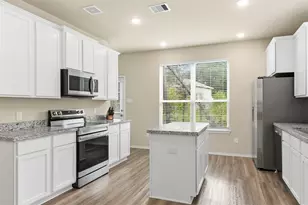 903 Crystal River Rd, Conroe, TX 77316 - Photo 7