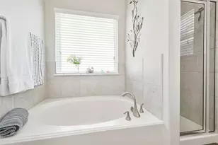 7527 Windsor Valley Ln, Houston, TX 77049 - Photo 25