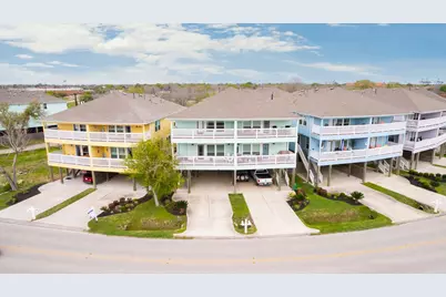 709 N Bayshore Drive, La Porte, TX 77571 - Photo 1