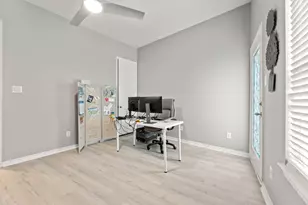 709 N Bayshore Dr, La Porte, TX 77571 - Photo 17