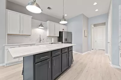 709 N Bayshore Drive, La Porte, TX 77571 - Photo 11