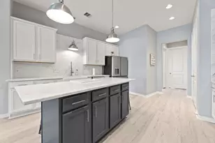 709 N Bayshore Dr, La Porte, TX 77571 - Photo 11