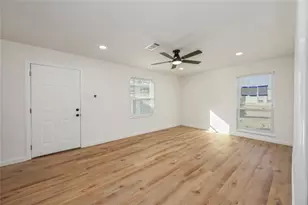 5942 Ridgeway Dr, Houston, TX 77033 - Photo 3