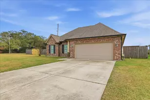 601 Cypress Wood Dr, Orange, TX 77630 - Photo 9