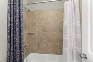 1502 Upland Glen Way, Houston, TX 77043 - Photo 15