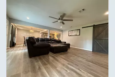 2725 E Railroad Street, Vidor, TX 77662 - Photo 5