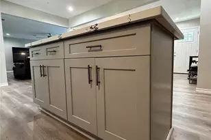 2725 E Railroad St, Vidor, TX 77662 - Photo 9