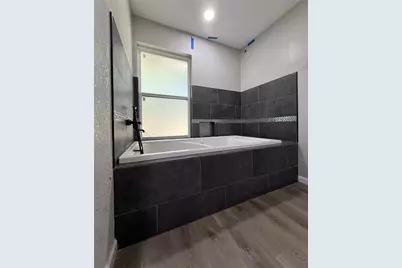 2725 E Railroad Street, Vidor, TX 77662 - Photo 15