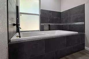 2725 E Railroad St, Vidor, TX 77662 - Photo 15