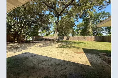 2725 E Railroad Street, Vidor, TX 77662 - Photo 23