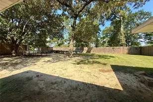 2725 E Railroad St, Vidor, TX 77662 - Photo 23