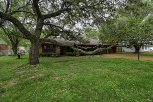 718 Partridge Ln, Eagle Lake, TX 77434 - Photo 1