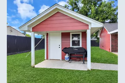 1910 Avenue L, Santa Fe, TX 77510 - Photo 9