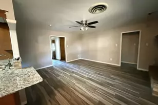 1418 NE 7th St, Smithville, TX 78957 - Photo 9
