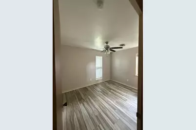 1418 NE 7th Street, Smithville, TX 78957 - Photo 15