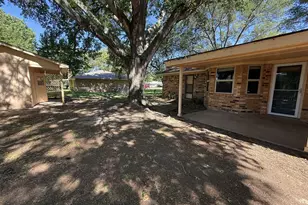 1418 NE 7th St, Smithville, TX 78957 - Photo 19