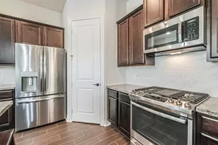 9 Laurelwood Dr, Pasadena, TX 77058 - Photo 15