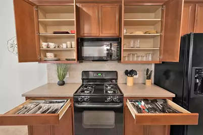 15 Aquiline Oaks Place, The Woodlands, TX 77382 - Photo 19