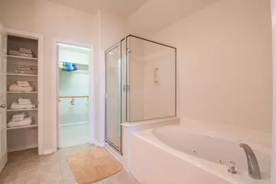 15 Aquiline Oaks Place, The Woodlands, TX 77382 - Photo 35