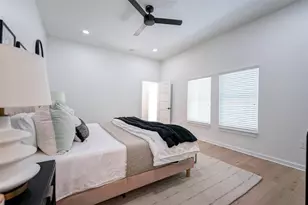 10118 Briar Rose Dr, Houston, TX 77042 - Photo 21