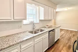 113 June Ct, Richwood, TX 77531 - Photo 11