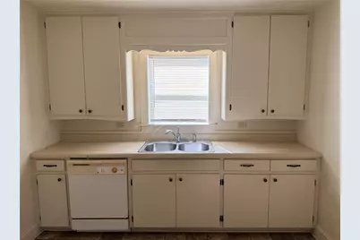 502 W Third Street, Brenham, TX 77833 - Photo 5