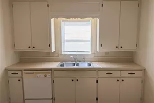 502 W Third St, Brenham, TX 77833 - Photo 5