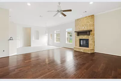 4002 Broadmoor Drive, Mont Belvieu, TX 77523 - Photo 17