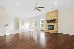4002 Broadmoor Dr, Mont Belvieu, TX 77523 - Photo 17