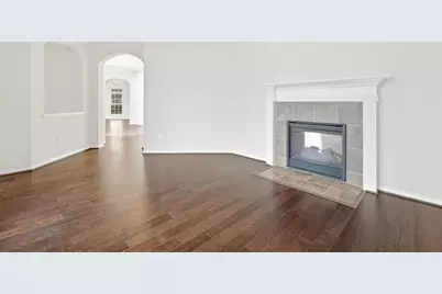 4002 Broadmoor Drive, Mont Belvieu, TX 77523 - Photo 11