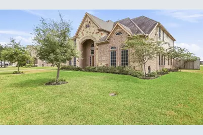 4002 Broadmoor Drive, Mont Belvieu, TX 77523 - Photo 3