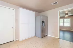 4425 Harding Dr, Beaumont, TX 77703 - Photo 9