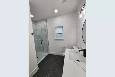 650 Everett St Unit B, Conroe, TX 77301 - Photo 9