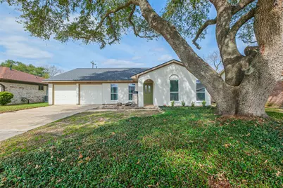 15226 E Hutchinson Circle, Houston, TX 77071 - Photo 1